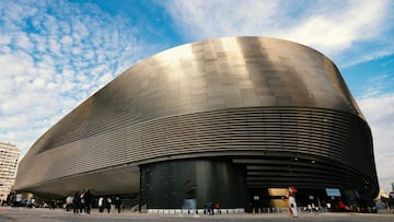MADRID, SPAIN - NOVEMBER 05: A general view of the stadium exterior prior to the UEFA Champions League 2024/25 League Phase MD4 match between Real Madrid C.F. and AC Milan at Estadio Santiago Bernabeu on November 05, 2024 in Madrid, Spain. (Photo by Jonathan Moscrop/Getty Images)