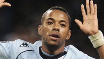 <strong>ROBINHO.</strong>