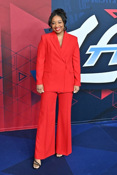 Zora Stephenson, Zora Stephenson es una destacada periodista deportiva y narradora estadounidense.