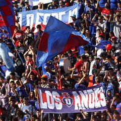 Barra de la U cita a una marcha y hace tambalear duelo ante Everton