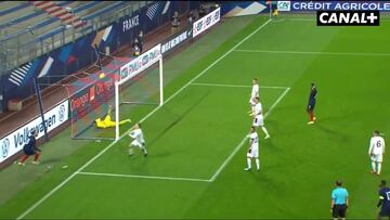 Las risas de la TV explican bien lo ocurrido: la más extravagante de las paradas... digna de Higuita o Chilavert