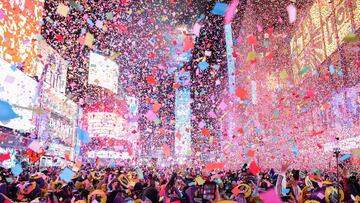 Confetti flies around the ball and countdown clock during the first public New Year's event since the coronavirus disease (COVID-19) pandemic, at Times Square, in the Manhattan borough of New York City, New York, U.S., January 1, 2023. REUTERS/Andrew Kelly