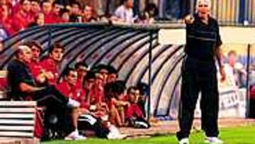 SEGUIRÁN. Luis está a gusto y quiere seguir en el banquillo rojiblanco con todos sus ayudantes para hacer grandes cosas en Primera.