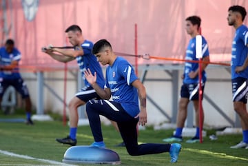 La selección chilena comenzó este lunes sus entrenamientos de cara, en Juan Pinto Durán, de cara al amistoso ante Bolivia en Rancagua.