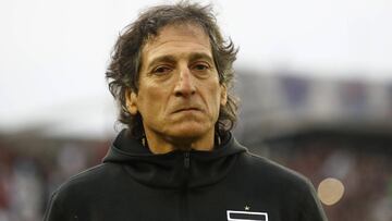 Futbol, Colo Colo vs Everton.  Primera fecha, segunda rueda campeonato nacional 2019.  El entrenador de Colo Colo Mario Salas antes del partido de primera division disputado contra Everton en el estadio Monumental de Santiago, Chile.  28/07/2019  Martin Thomas/Photosport   Football, Colo Colo vs Everton.  First date second round, National Championship 2019  Colo Colo's manager Mario Salas prior to the first division football match played against Everton at the Monumental stadium in Santiago, Chile.  28/07/2019  Martin Thomas/Photosport