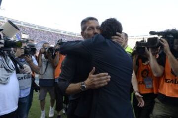 Saludo de Simeone y Luis Enrique.