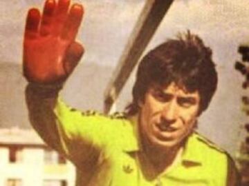 El 'Cóndor' Rojas, de gran carrera en Colo Colo, defendió 48 veces la camiseta de Chile.