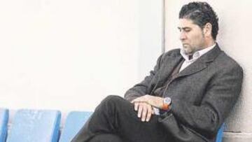 <b>SIN TAPUJOS. </b>Manolo Hierro, en el anexo en su etapa de director deportivo.