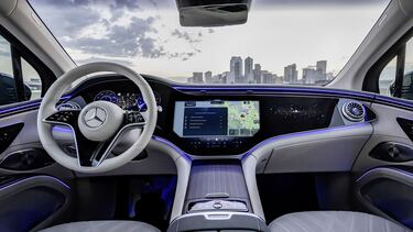 Mercedes-Benz equipa el avanzado ChatGPT en sus autos y camionetas