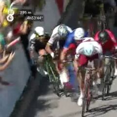 Vean el feo codazo de Sagan por el que le expulsan del Tour