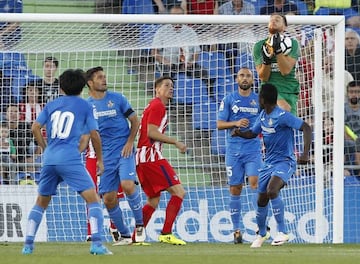 Oblak atrapa el balón contra el Getafe.