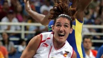 <b>SIN SUERTE. </B>Laia Palau no pudo esta vez salvar el partido como realizó frente a la República Checa en el primer partido del torneo.