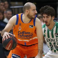 El Valencia saca su potencial para arrollar a Betis peleón