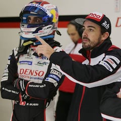 Alonso no hizo declaraciones; Buemi, sí: "Preguntad al equipo"