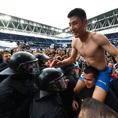 Wu Lei sale a hombros del Espanyol por encima del ‘show-business’