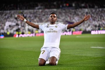 Rodrygo celebrando su primer gol