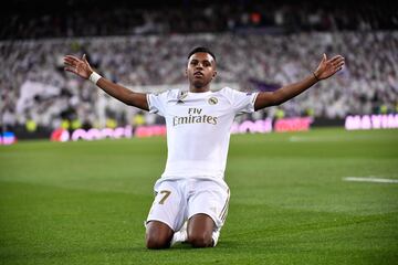 Rodrygo celebrando su primer gol 