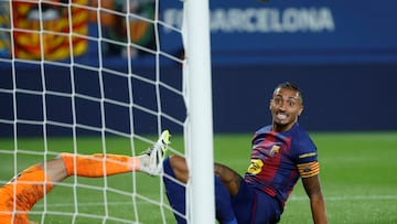 El jugador brasileño no salió de titular, pero le dio igual. Saliendo desde el banquillo, Rapnhinha hizo un doblete.