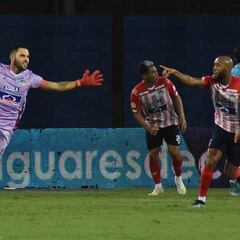 En Argentina comparan a Viera con Chilavert e Higuita