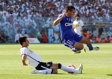 Eduardo Vargas jugó dos clásicos en el Monumental. Empató uno y perdió el otro.