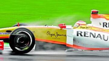 <b>PISTA IMPRACTICABLE. </b>La jornada de entrenamientos en Interlagos fue un desafío para los pilotos, como Alonso, que tuvo varios sustos en medio del aguacero.