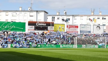 La afición del Málaga se desplazó de manera masiva a Sanlúcar de Barrameda.