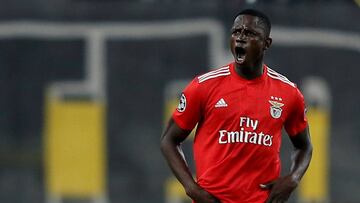 Alfa Semedo celebra su gol, el de la victoria del Benfica ante el AEK en Atenas.