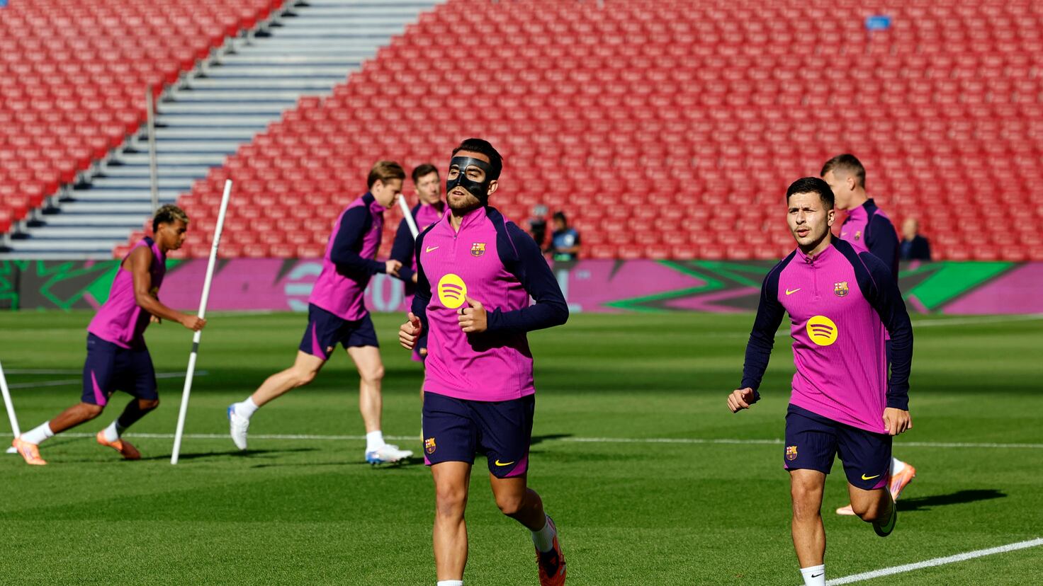 Flick viajará a Vigo con la defensa al completo