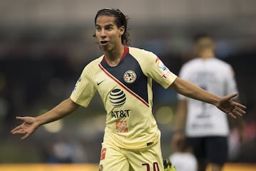 El hermano menor superó al mayor. Diego debutó en primera división en marzo del 2017 con las Águilas del América, donde con sus buenas actuaciones se fue ganando más minutos y el cariño de los americanistas.
En 2018 conquista la 13 para los de Coapa y al año siguiente, es fichado por el Real Betis de la La Liga.