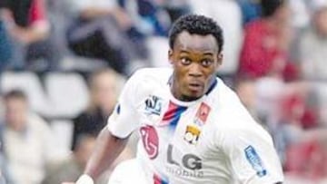 <b>OFERTA EN FIRME.</b> Abramovich ha ofrecido 20 millones al Lyon por el mediocentro.