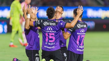 Jugadores de Mazatlán festejan con una rueda
