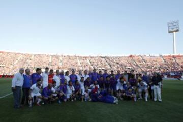 Universidad de Chile retirados vs Rostros de TV en el estadio Nacional, Chile.