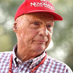 Lauda sobre las azafatas: "Es una decisión contra las mujeres"