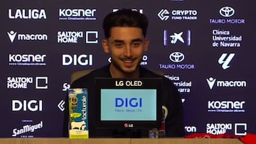 La metedura de pata de Raúl Moro en su presentación con el Osasuna