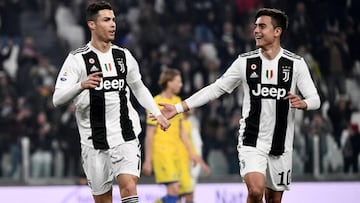 Cristiano y Dybala celebran un gol