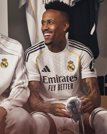Éder Militao con la nueva equipación del Real Madrid para la temporada 2025-26.