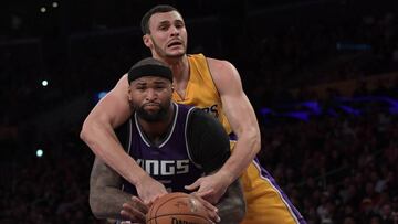 Larry Nance Jr. comente una falta sobre DeMarcus Cousins.