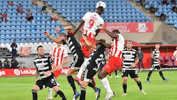 Umar Sadiq evita un nuevo naufragio liguero del Almería
