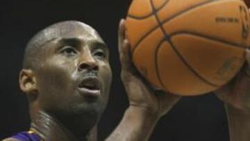 Kobe Bryant anotó 33 puntos ante los Pistons.