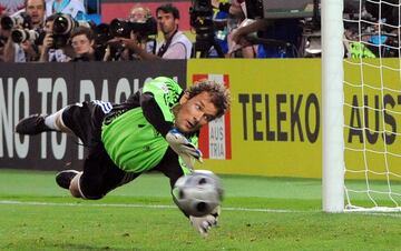 Jens Lehmann, en la Eurocopa de 2008, se convirtió en el jugador más veterano en disputar una final. Fue ante España (que ganaría esa Eurocopa y dejaría al alemán sin el título). Lehmann tenía 38 años y 7 meses.