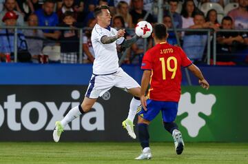 Jonny y Federico Bernardeschi.