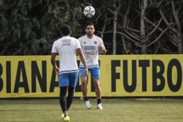 La Selección Colombia necesita ganar para no depender de otro resultado y así clasificar a los cuartos de final de la Copa América de Chile 2015.