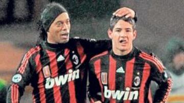 Ronaldinho y Pato.