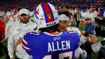 ORCHARD PARK, NEW YORK - NOVEMBER 17: Josh Allen #17 of the Buffalo Bills greets Patrick Mahomes #15 of the Kansas City Chiefs after defeating the Kansas City Chiefs 30-21 at Highmark Stadium on November 17, 2024 in Orchard Park, New York. Timothy T Ludwig/Getty Images/AFP (Photo by Timothy T Ludwig / GETTY IMAGES NORTH AMERICA / Getty Images via AFP)