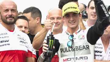 Bagnaia celebrando su victoria en Sepang.