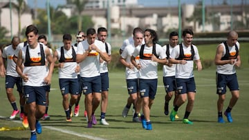 Club Universidad goleó 4-0 a la Universidad Autónoma de Guerreo con doblete de Néstor Calderón, refuerzo para el Apertura 2017.