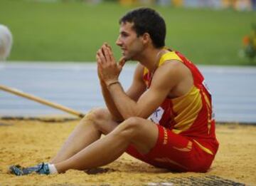 El español Eusebio Cáceres durante su participación en la final de salto de longitud de los Mundiales de Atletismo Moscú 2013 que tienen lugar en el estadio Luzhniki de la capital rusa