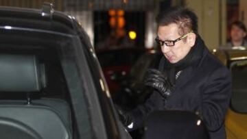 Peter Lim, magnate de Singapur, que ha presentado una oferta de compra por el conjunto che fue al palco del Vicente Calderón.