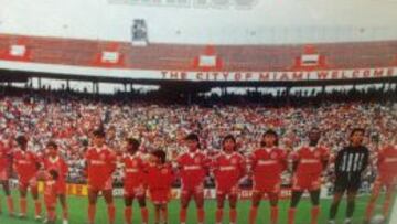 Am&eacute;rica en Miami. Foto tomada de la revista Deporte Gr&aacute;fico, edici&oacute;n 12 de abril 1991. Cr&eacute;dito imagen: Alberto J. Hurtado F.