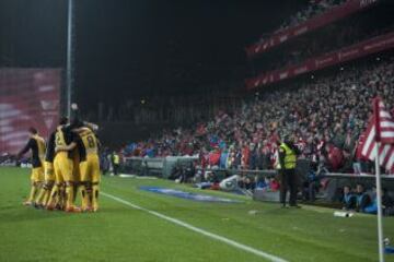 Los jugadores del Atlético celebran el gol de Diego Costa.